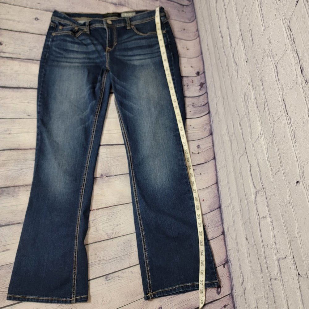 Aeropostale Boot Cut Short Jeans Size 12 - Picture 4 of 6